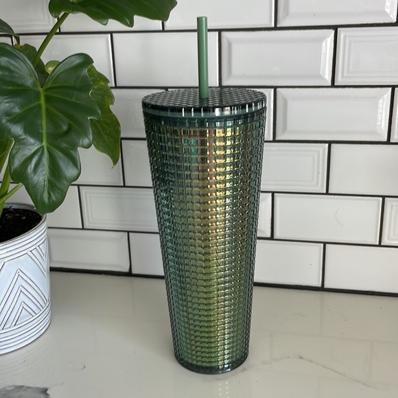 NWT Starbucks Fall 2022 Green ‘Rainforest Grid’ Iridescent Venti Tumblers 20 Oz - Picture 5 of 6